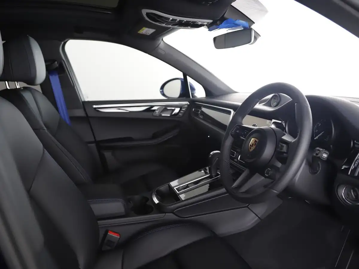 2025-porsche-macan-20-big-8