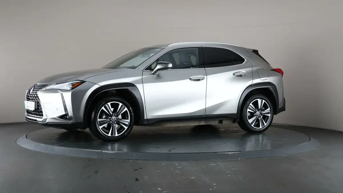 2021-lexus-ux-300e-e-ux-big-38