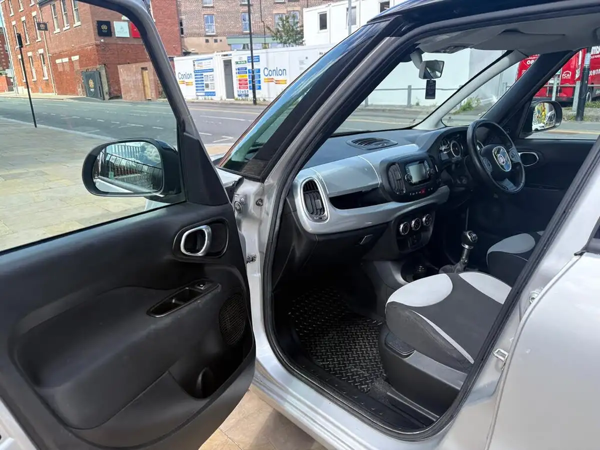 2014-fiat-500l-14-pop-star-95bhp-big-7