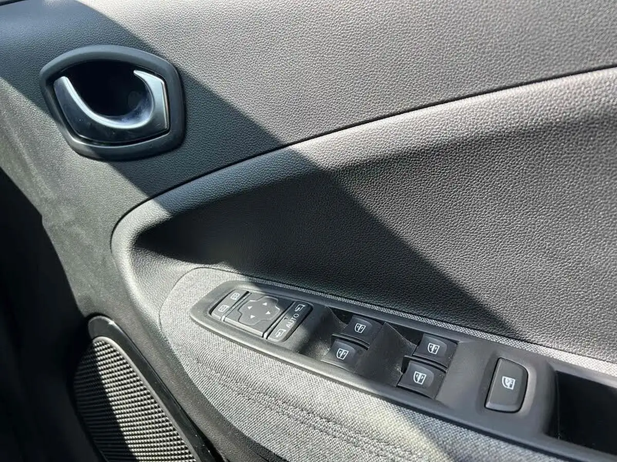 2020-renault-zoe-e-i-gt-line-rapid-charge-big-28