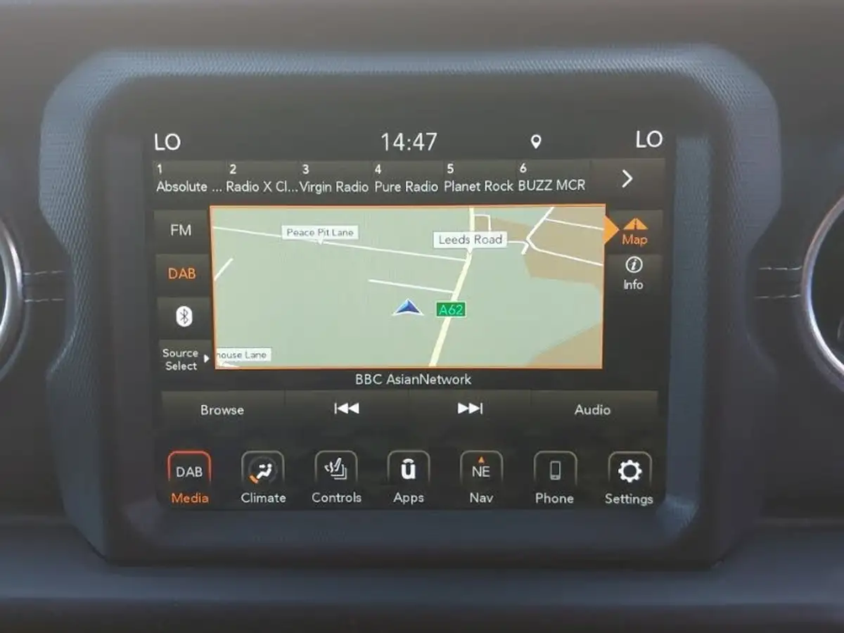 2022-jeep-wrangler-20-gme-overland-5d-big-10