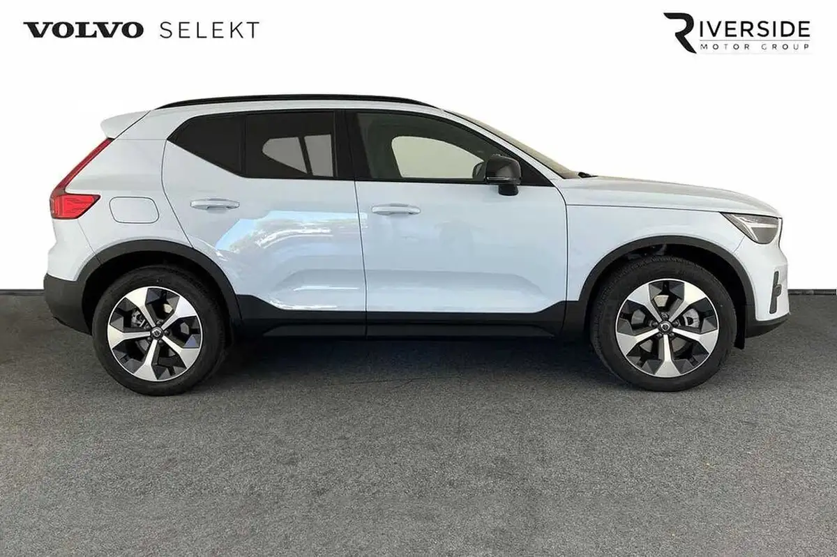 2024-volvo-xc40-big-3