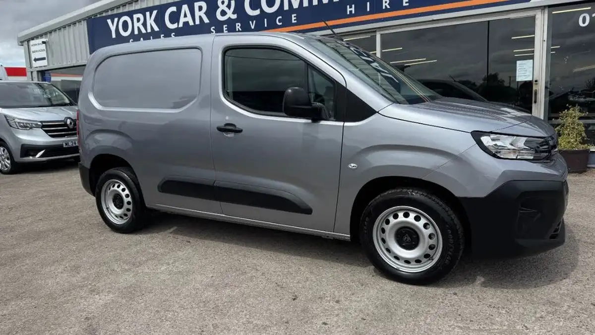 2024-peugeot-partner-15-bluehdi-professional-100pseu6d-big-14