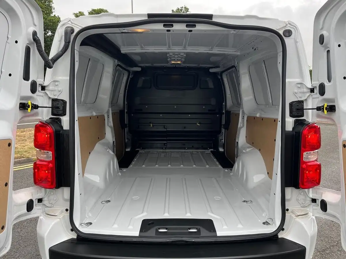 2024-vauxhall-vivaro-15td-xl-pro-big-10