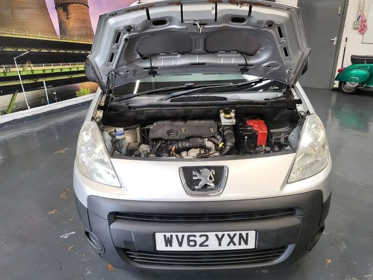 2012-peugeot-partner-16td-s-l1-92-850-panel-van-big-21
