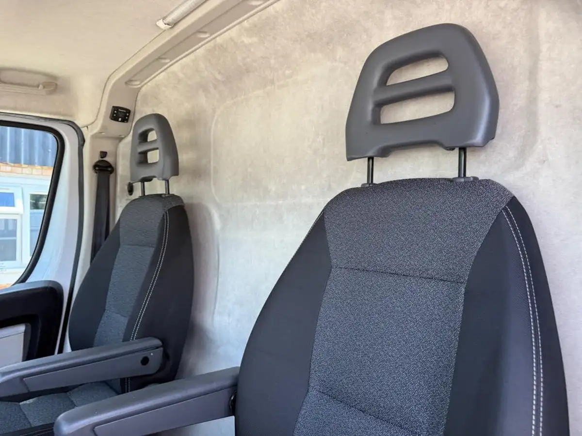 2017-fiat-ducato-20td-35-lh2-panel-big-32