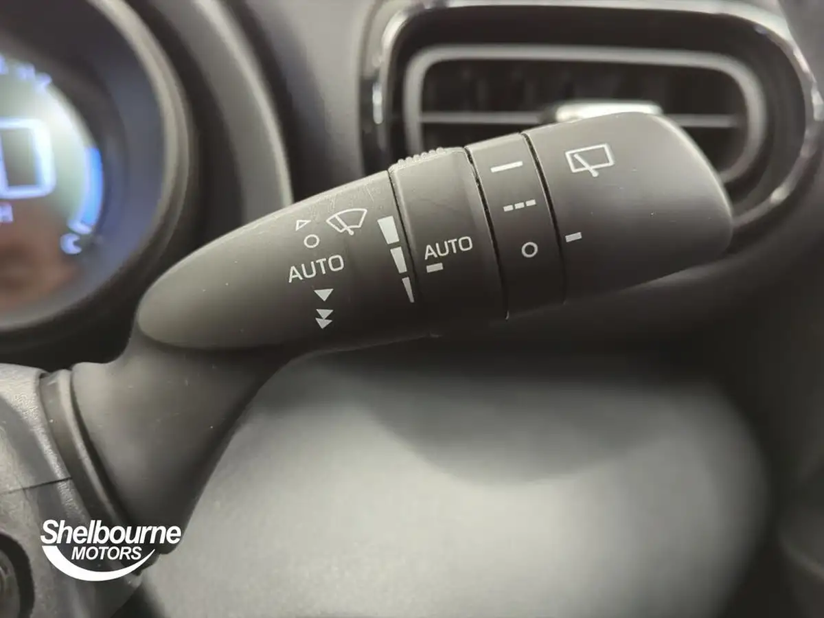 2023-toyota-yaris-15-vvt-i-design-big-25
