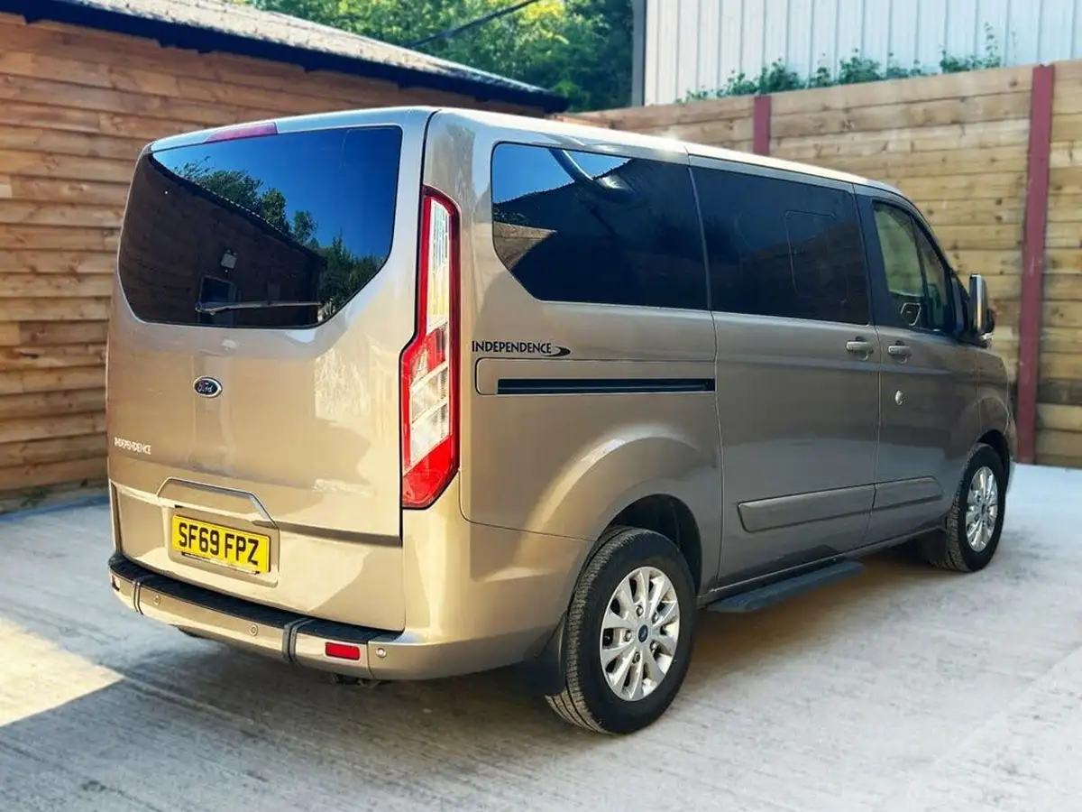 2019-ford-tourneo-custom-big-5