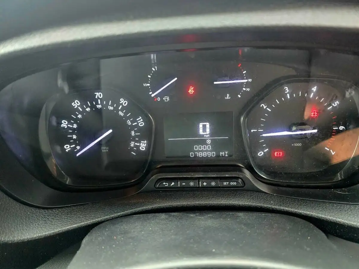 2019-vauxhall-vivaro-15td-2900-l2h1-dynamic-big-17