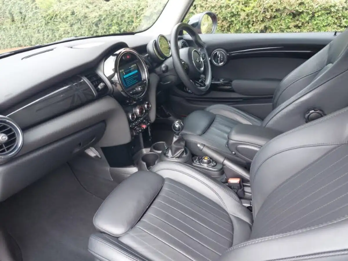 2019-mini-cooper-20-cooper-s-exclusive-189bhp-hatchback-3d-big-4