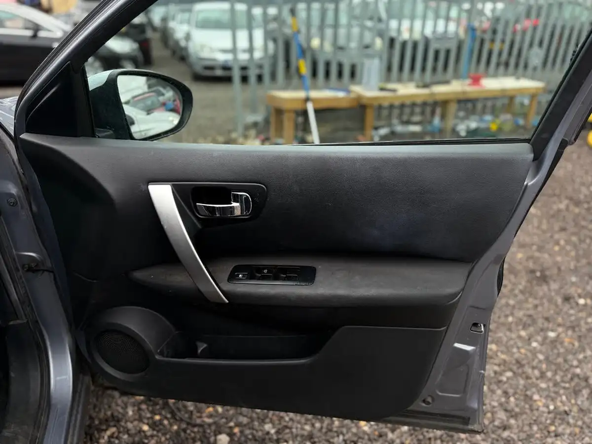 2010-nissan-qashqai-15td-n-tec-big-12