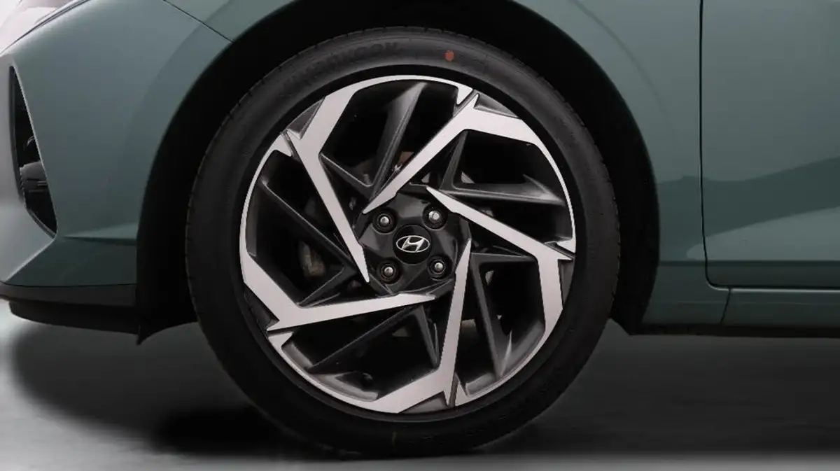 2022-hyundai-i20-10-t-gdi-ultimate-dct-big-18