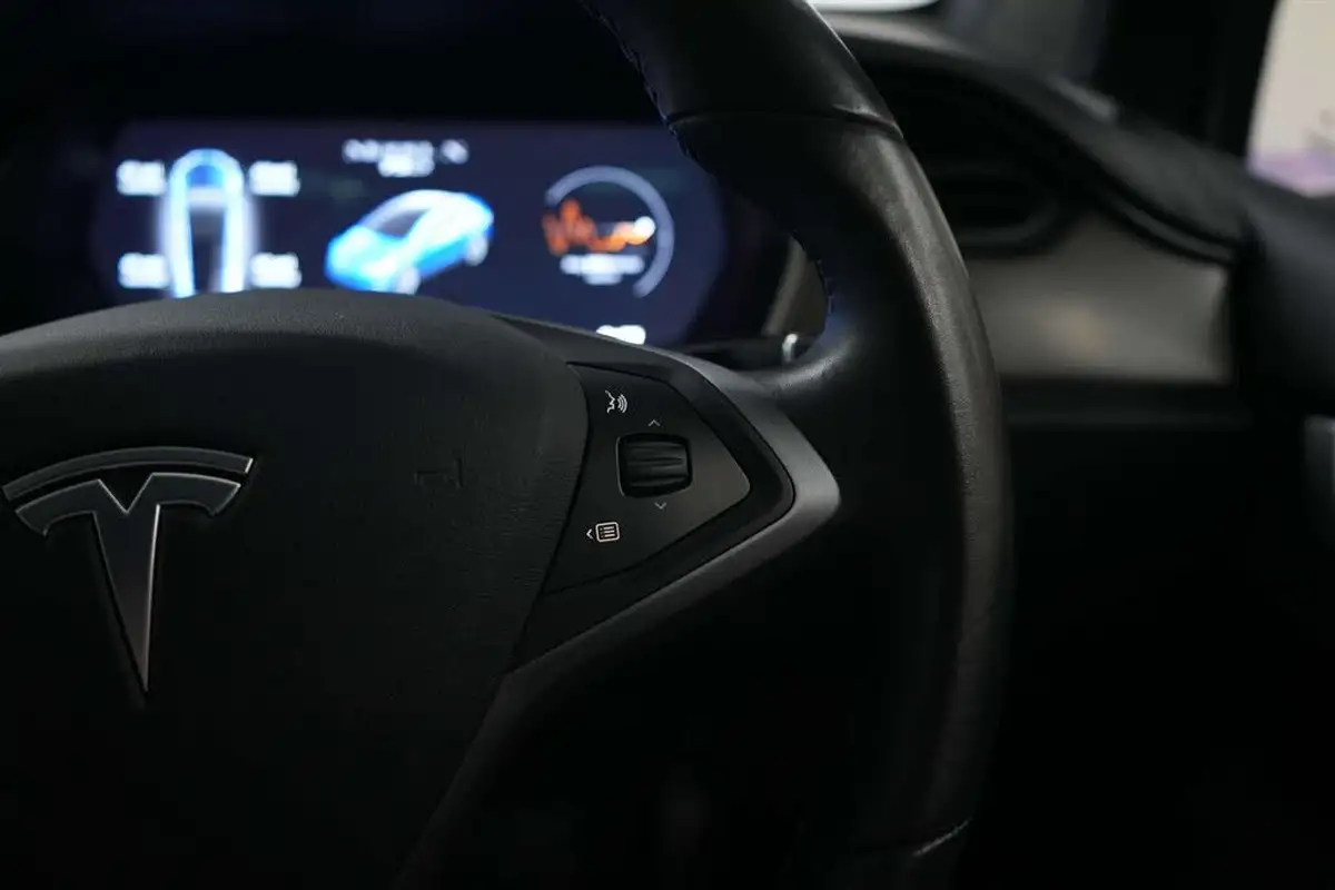 2018-tesla-model-x-e-75d-big-38