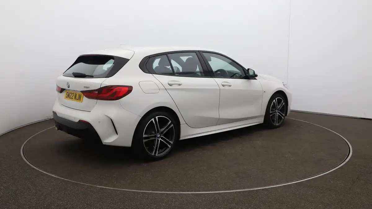 2022-bmw-1-series-15-118i-m-sport-lcp-big-52