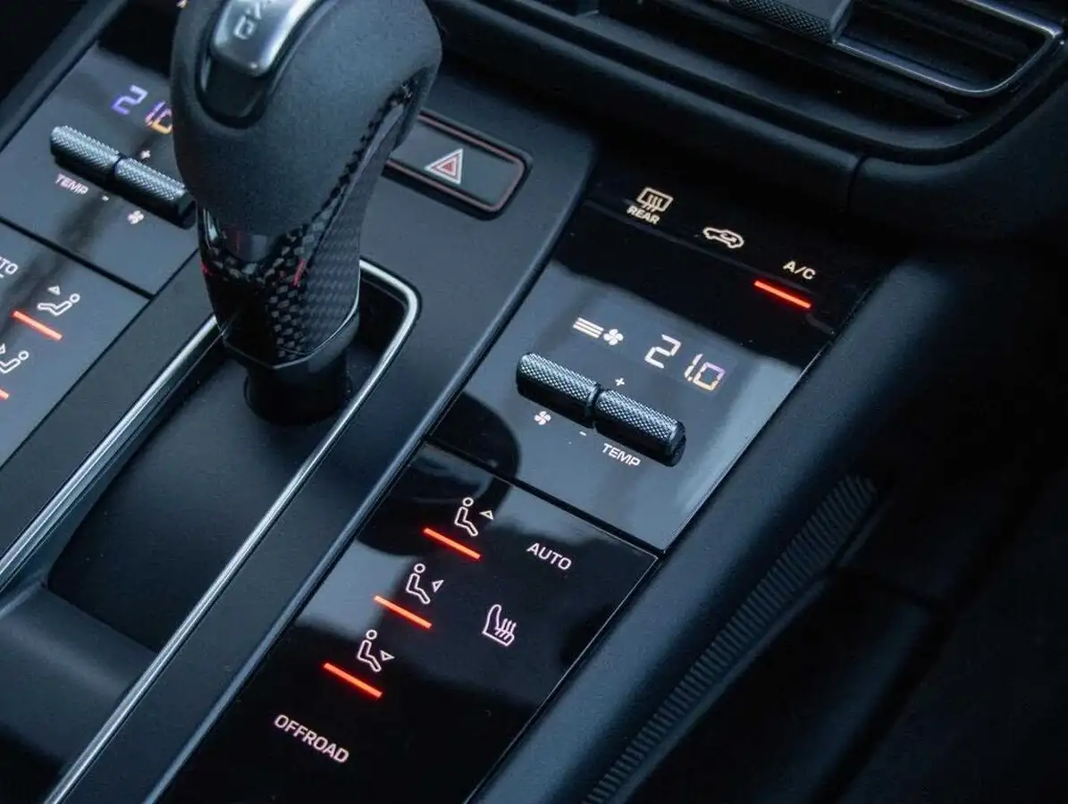 2023-porsche-macan-29-v6-gts-big-11