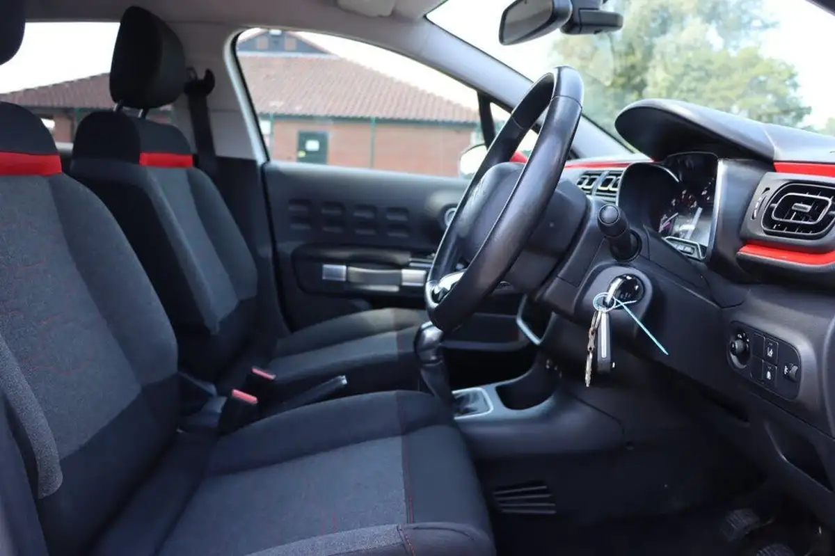 2017-citroen-c3-12-puretech-flair-nav-edition-big-22