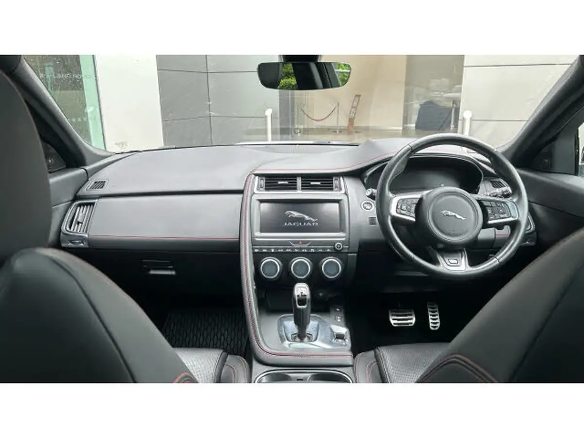 2019-jaguar-e-pace-20-i4d-chequered-flag-180ps-big-8