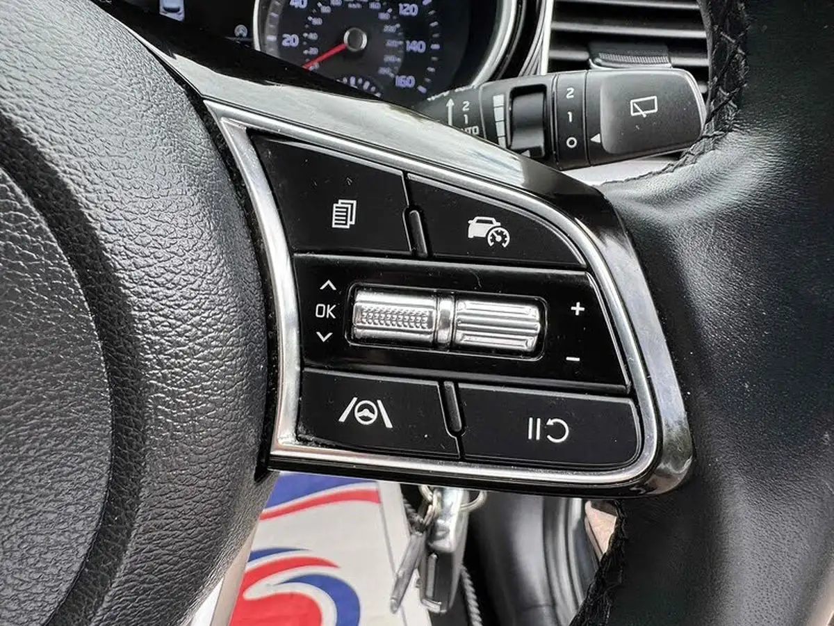 2022-kia-ceed-15-t-gdi-3-hatchback-big-29