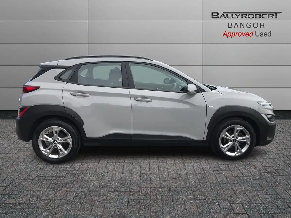2022-hyundai-kona-10-t-gdi-se-connect-big-8