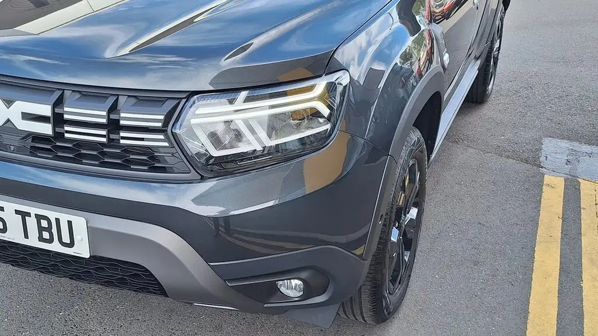 2025-dacia-duster-13-tce-extreme-150bhp-1332cc-edc-big-18