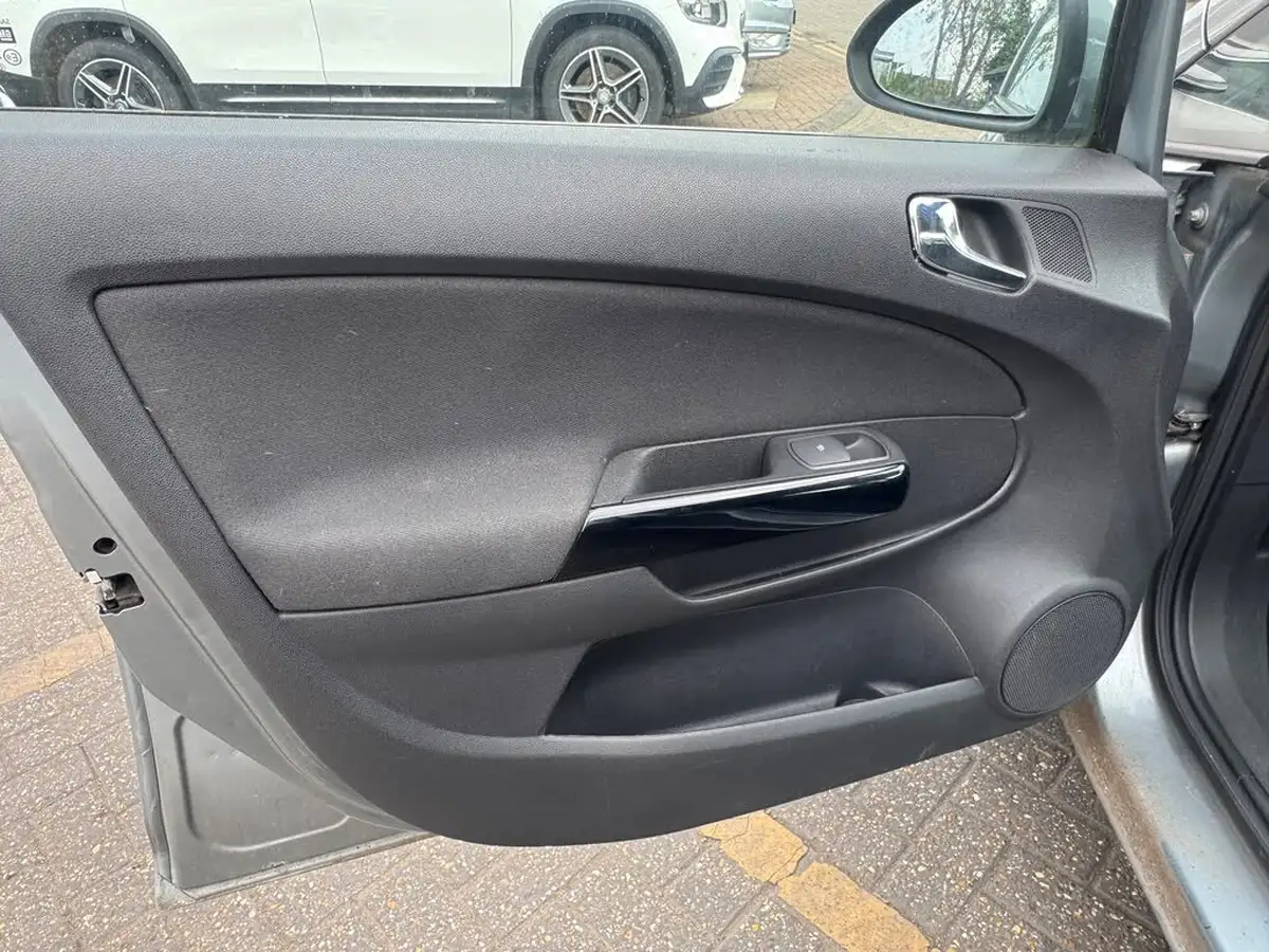 2013-vauxhall-corsa-12-exclusiv-5d-easytronic-big-25