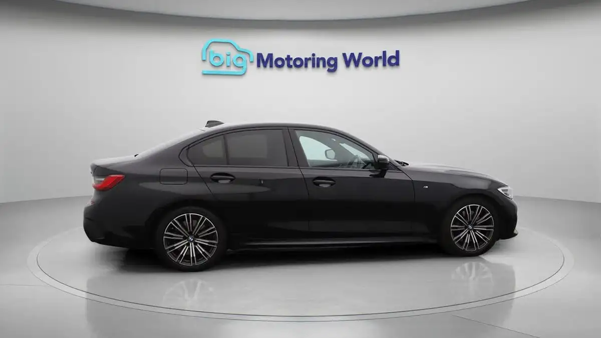 2021-bmw-3-series-20-330i-m-sport-saloon-4d-big-8