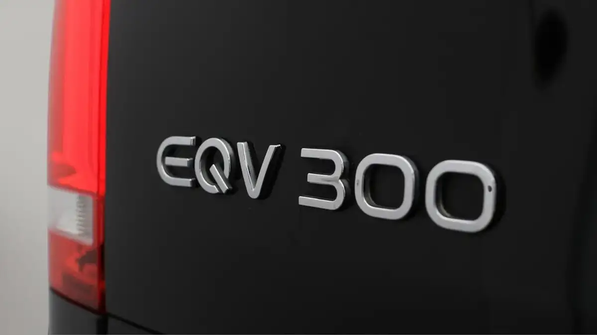 2022-mercedes-benz-eqv-e-eqv-300-sport-big-22