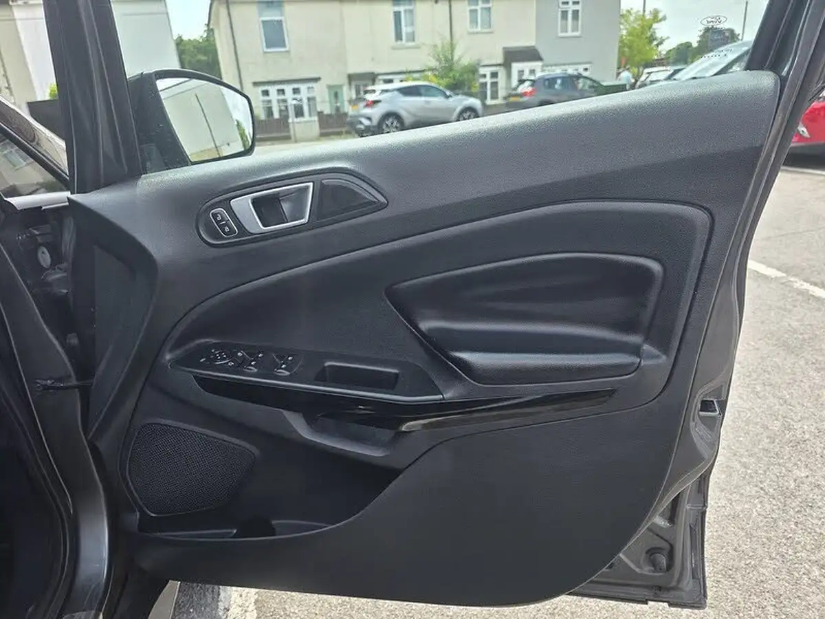 2018-ford-ecosport-10t-st-line-125ps-big-23