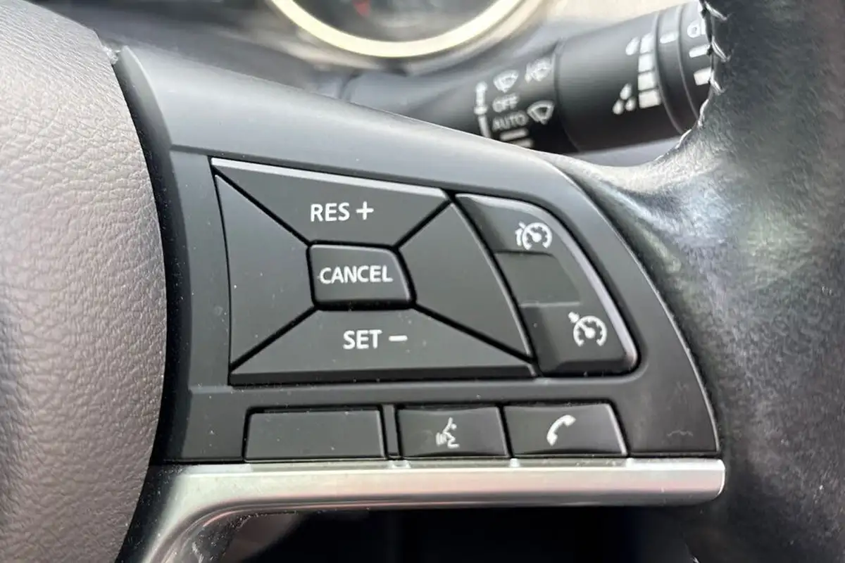 2019-nissan-qashqai-15dci-tekna-19in-alloysglass-roof-pack-dct-big-28