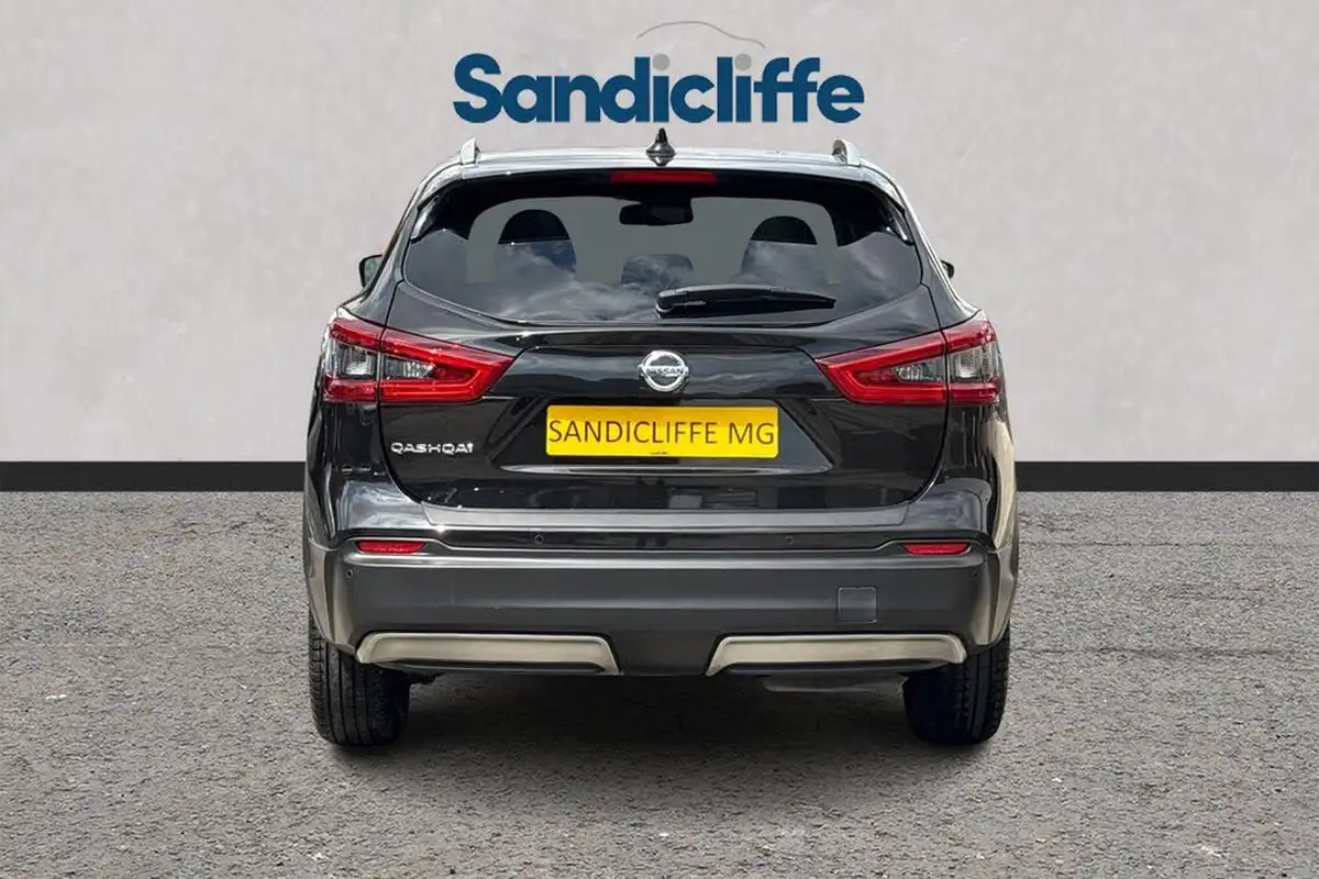 2019-nissan-qashqai-15dci-tekna-19in-alloysglass-roof-pack-dct-big-4