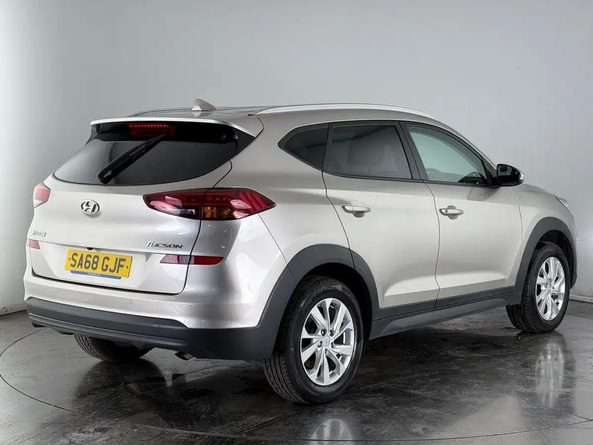 2018-hyundai-tucson-16-gdi-se-nav-big-6
