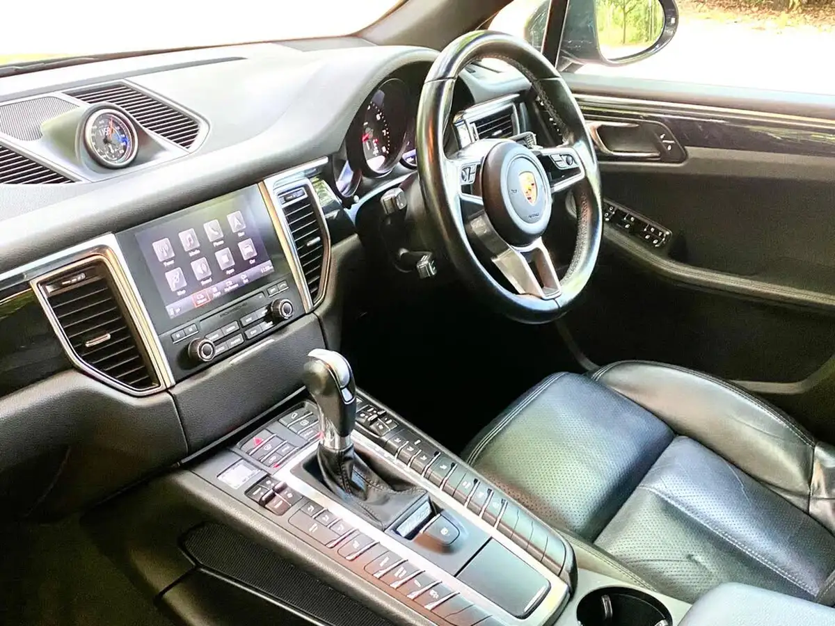 2016-porsche-macan-20-big-17