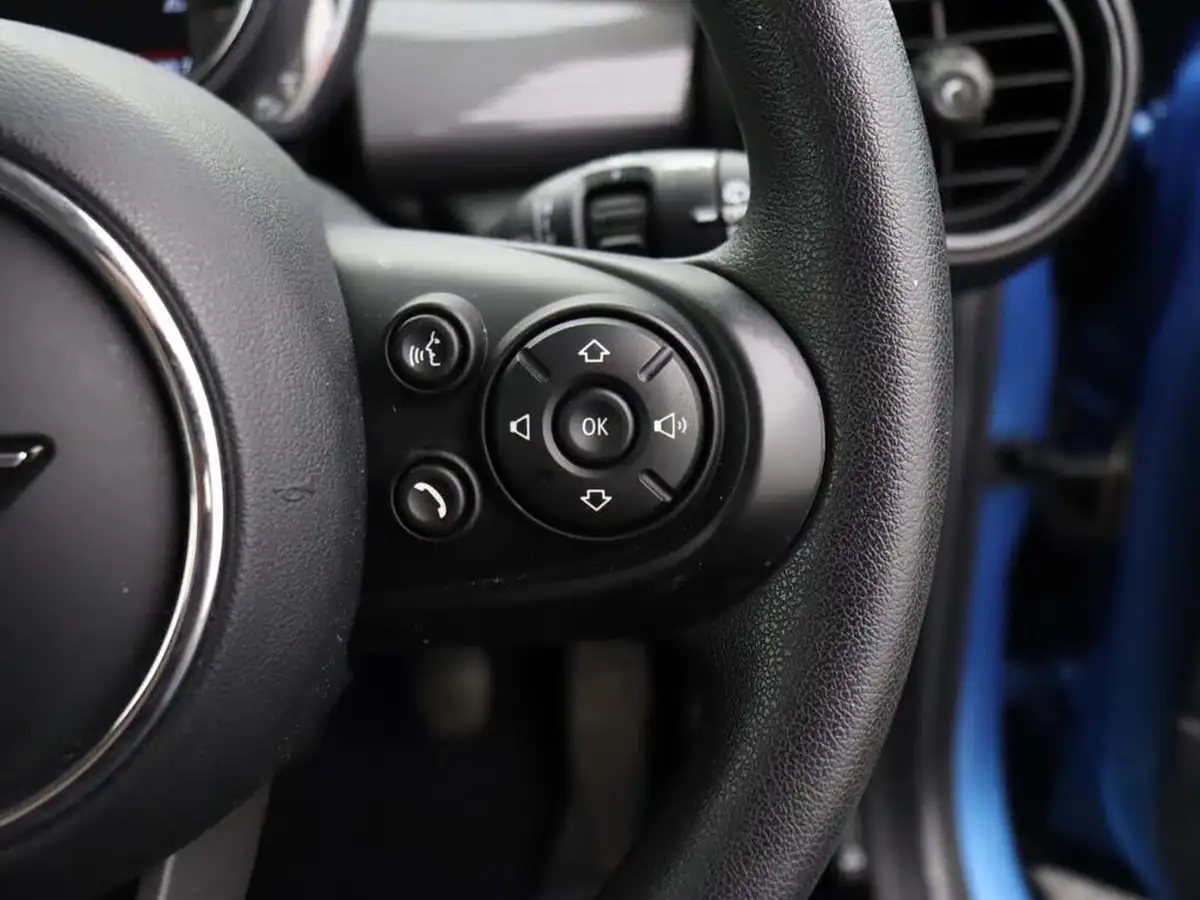 2019-mini-cooper-15-cooper-classic-hatchback-3d-big-33