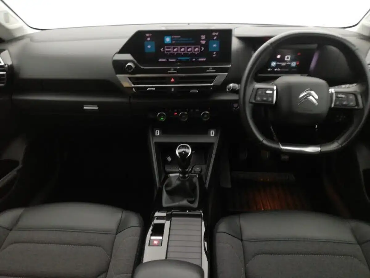2022-citroen-c4-12-puretech-shine-130ps-big-2