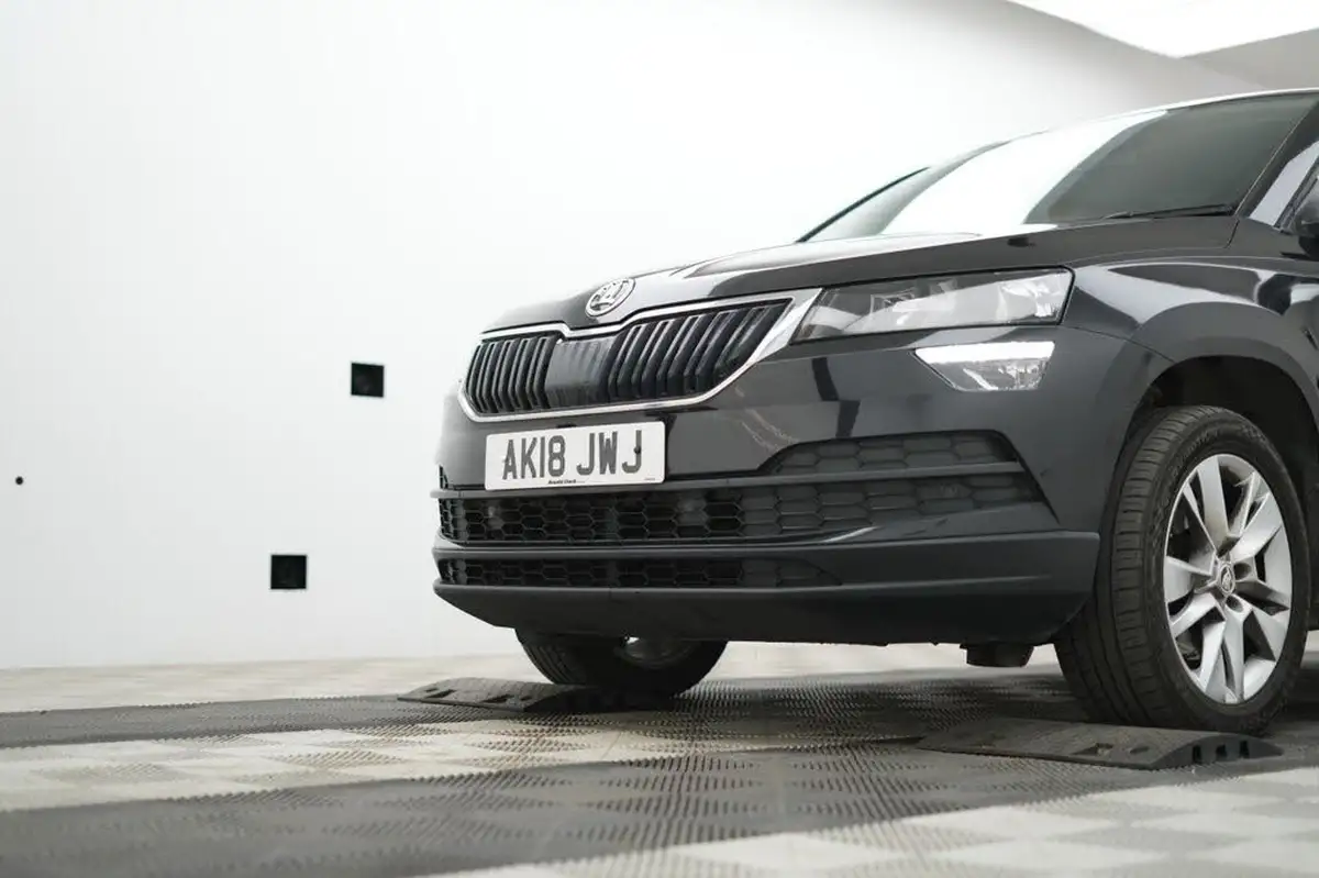 2018-skoda-karoq-16tdi-se-technology-ss-1598cc-big-4