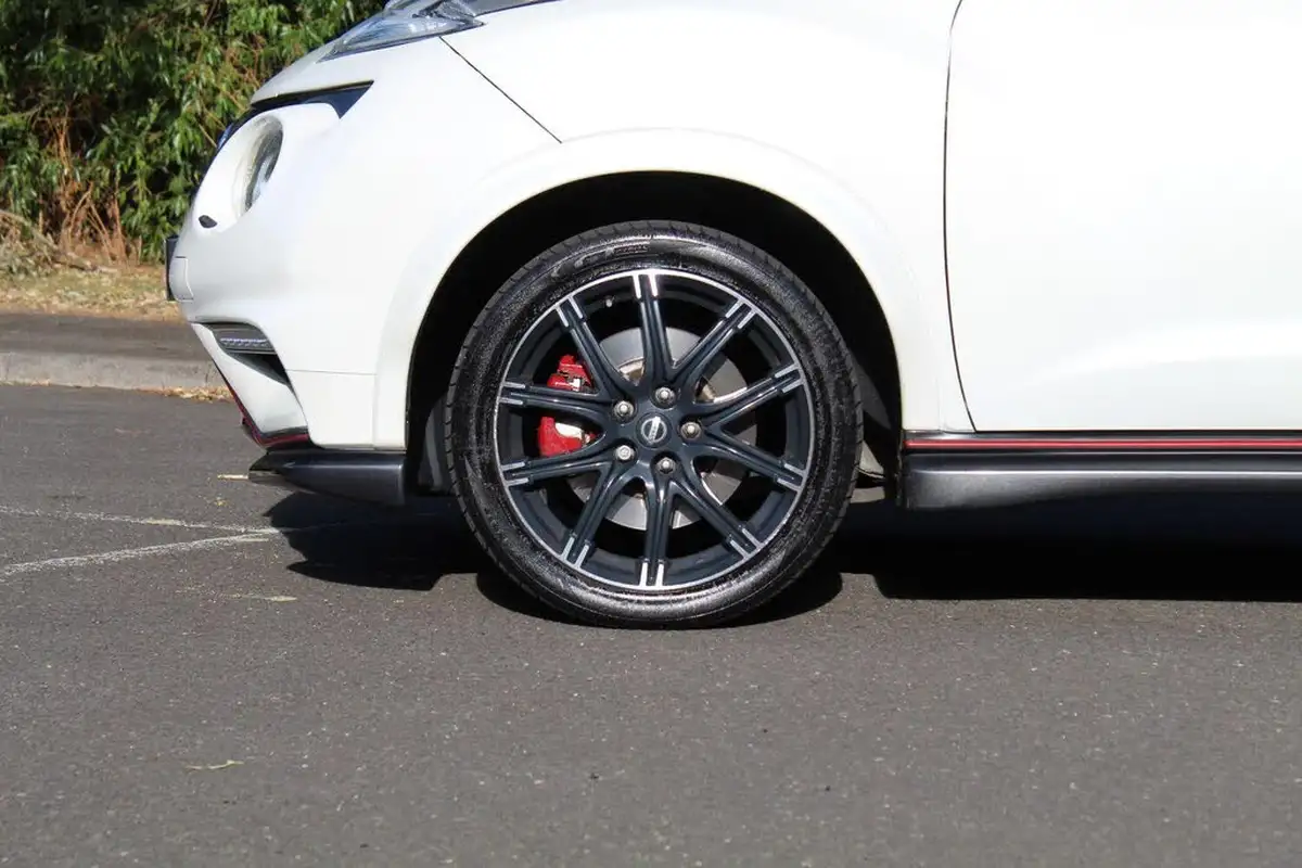 2017-nissan-juke-16-nismo-rs-218ps-big-11