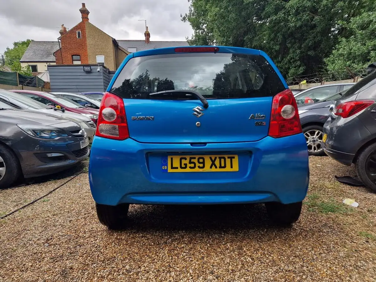 2009-suzuki-alto-10-sz3-big-4