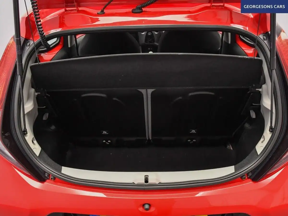 2018-toyota-aygo-10-vvt-i-x-play-71bhp-5d-big-8
