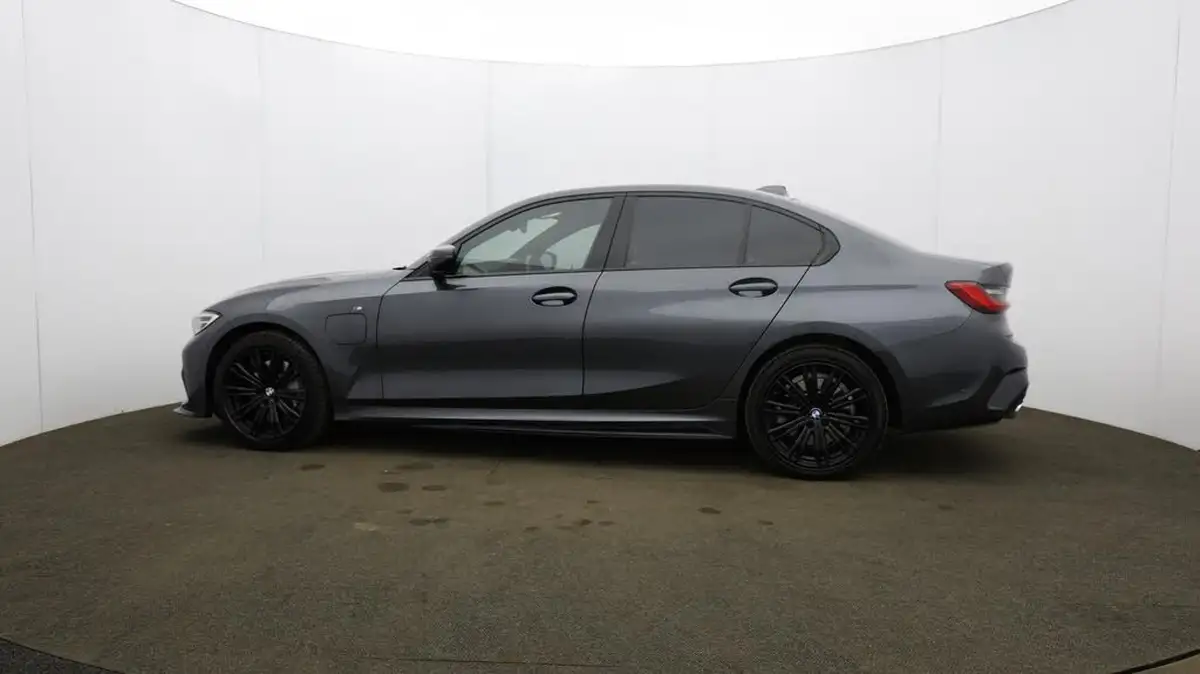 2020-bmw-3-series-20-330e-m-sport-saloon-4d-big-66