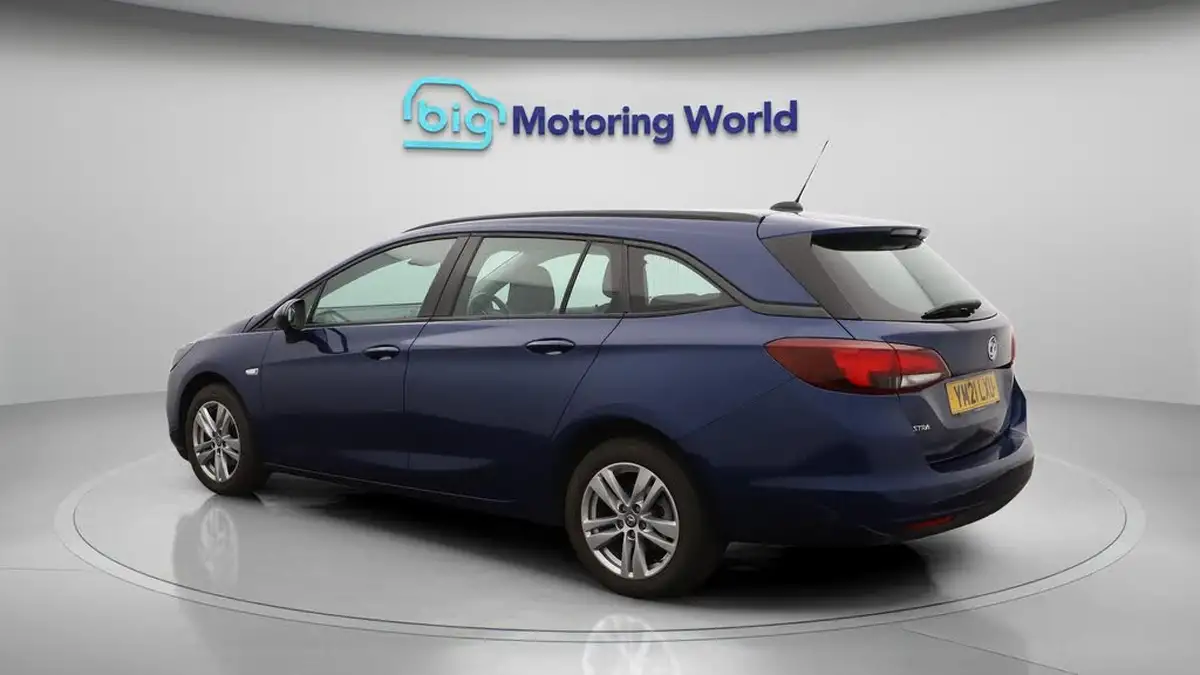 2021-vauxhall-astra-15-turbo-d-business-edition-nav-122ps-estate-big-5
