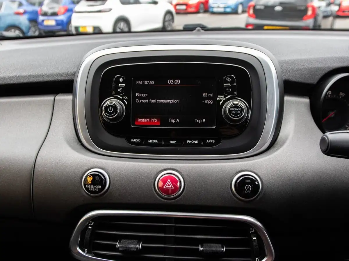2016-fiat-500x-20multijet-cross-big-23