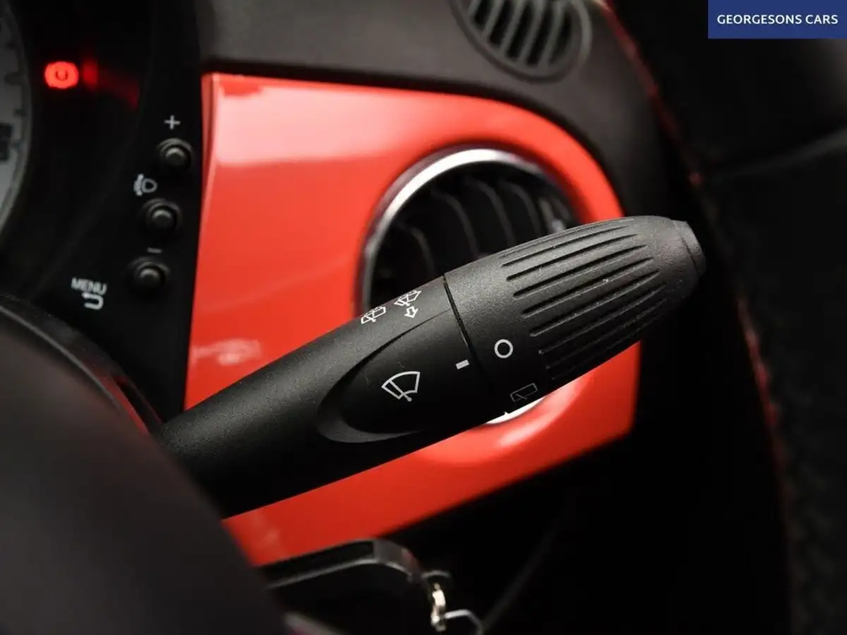 2019-fiat-500-12-lounge-ss-big-25