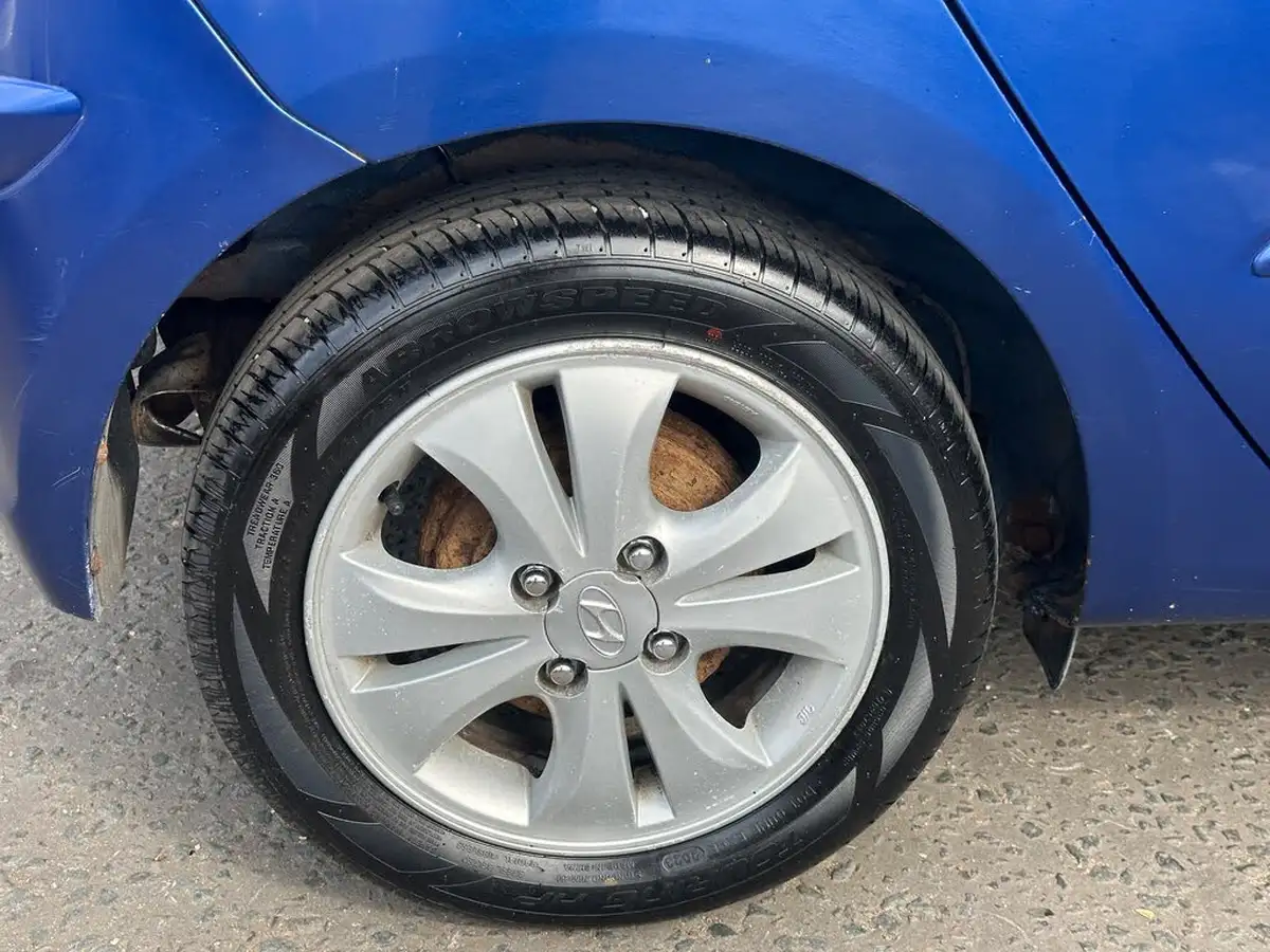 2012-hyundai-i10-12-active-big-13