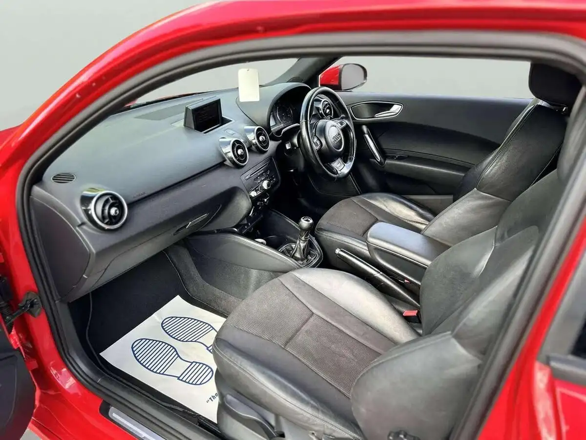 2011-audi-a1-16td-s-line-hatchback-3d-big-15