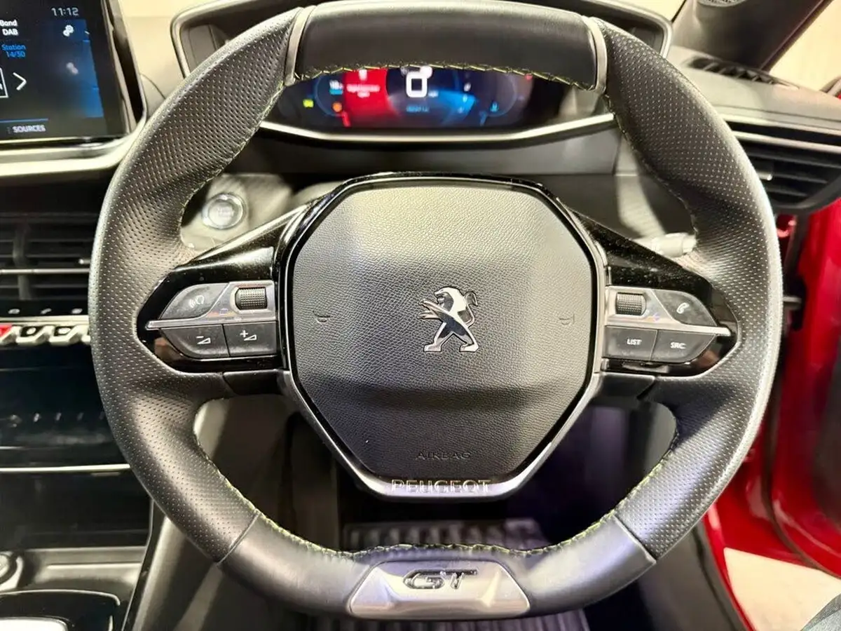 2023-peugeot-208-12-puretech-gt-100ps-big-11
