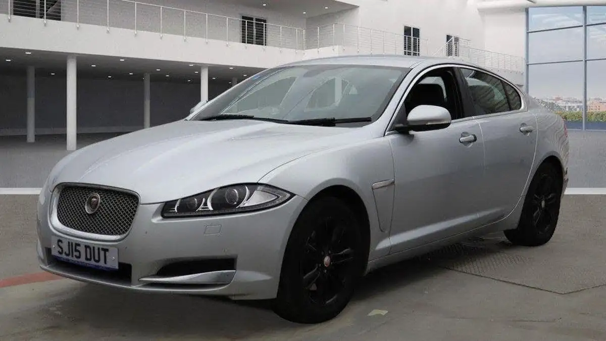 2015-jaguar-xf-22td-luxury-163ps-saloon-4d-big-3
