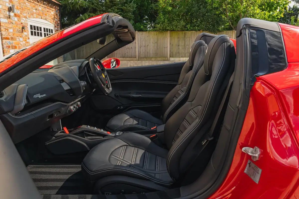 2017-ferrari-488-39-488-spider-big-34
