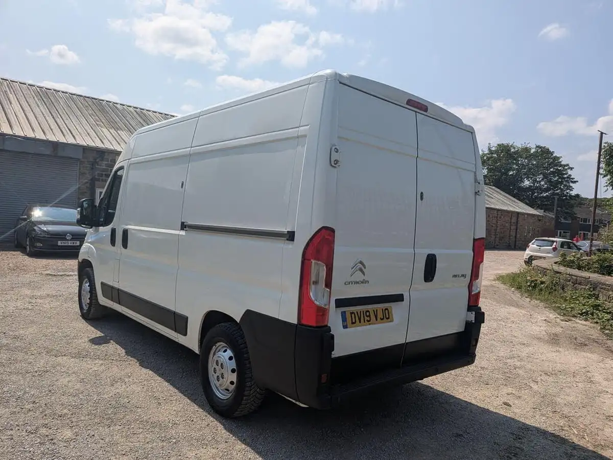 2019-citroen-relay-20bluehdi-35-l2h2-big-4