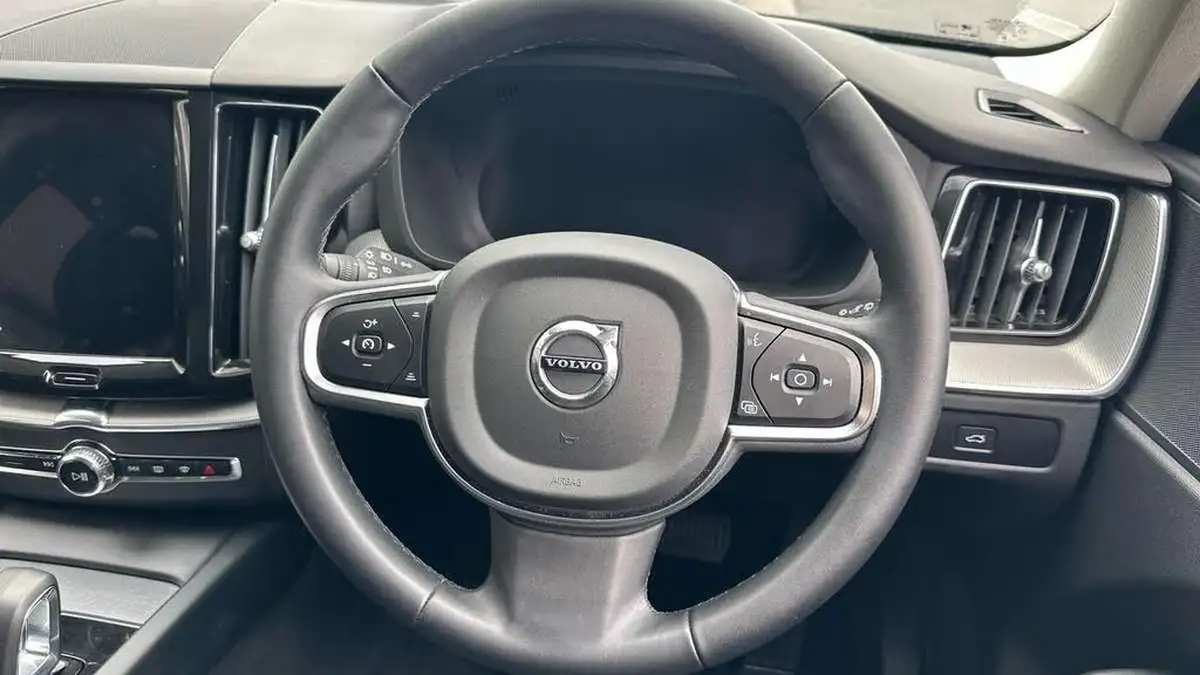 2024-volvo-xc60-20-b5-core-big-9