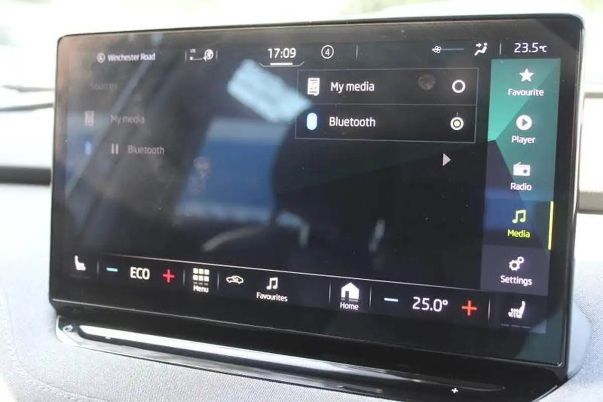 2021-skoda-enyaq-e-60-62-kwh-big-20